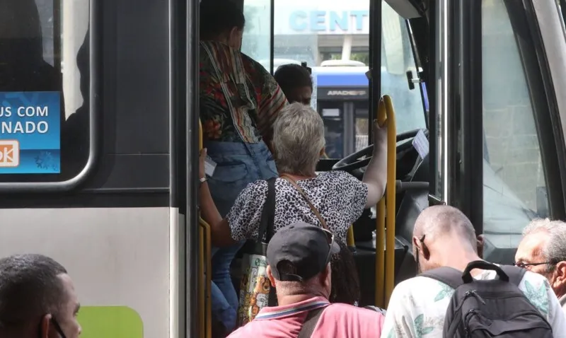 Prefeitura promete 100% da frota com ar-condicionado desde 2012