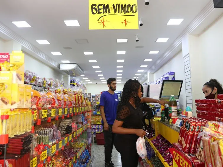 De acordo com a sondagem, 47,1% estão pessimistas ou muito pessimistas com o quadro econômico fluminense