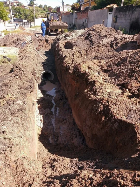 Vista Alegre está recebendo frentes de obras que vão drenar e pavimentar 57 ruas