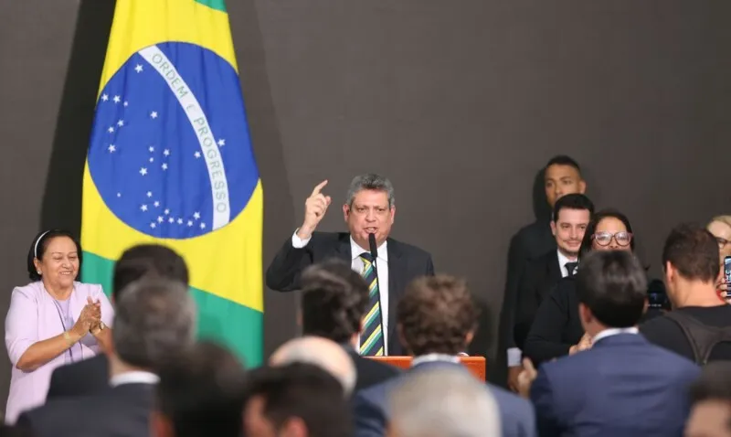 Ministro prometeu participação popular