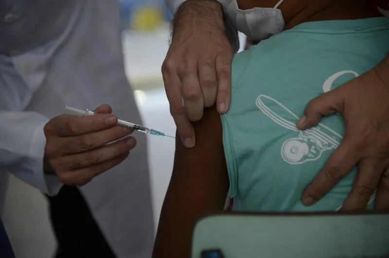 A imunização será retomada para esse público-alvo assim que novas doses forem entregues