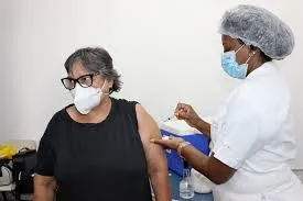 Prefeitura do Rio segue aplicando a dose de reforço