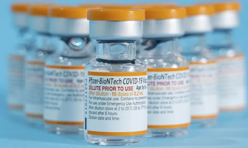 Anvisa aprova uso da vacina Pfizer em crianças de 6 meses a 4 anos