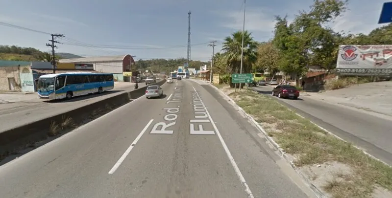 Acidente aconteceu no bairro Várzea das Moças, que tem divisa Niterói-São Gonçalo