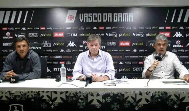 Time procura novo treinador após pedido de demissão de Zé Ricardo