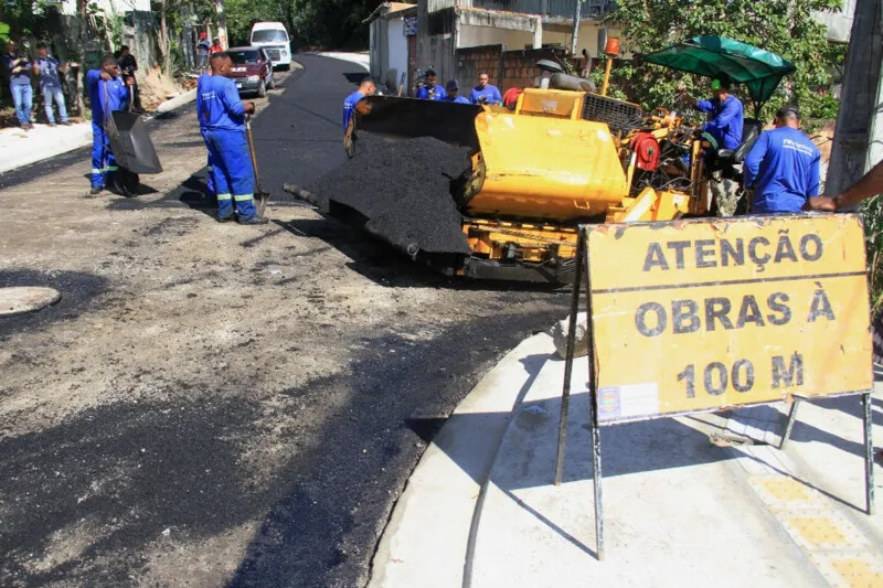 Obras na via