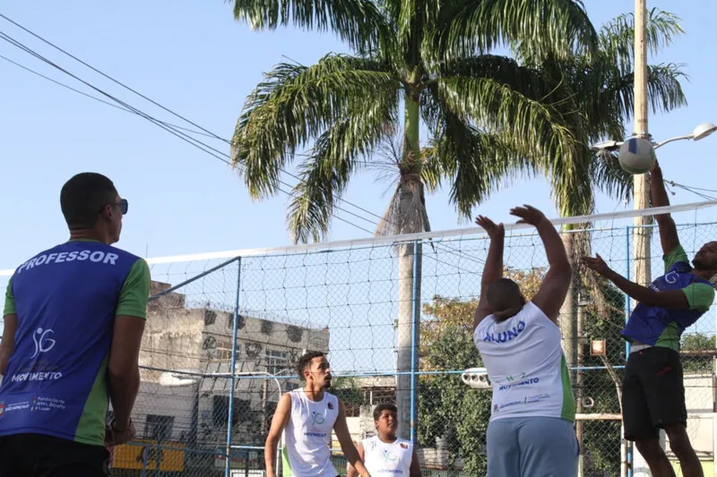 om inúmeros benefícios para a saúde, o esporte fortalece a musculatura do corpo
