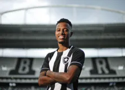 Botafogo anuncia contratação de Tchê Tchê
