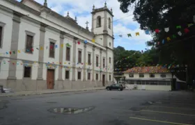 Ladrão invade e rouba Catedral de São João Batista, no Centro, em Niterói