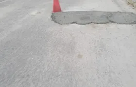 Traficantes obstruem avenida no Rio do Ouro após retirada de barricadas