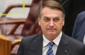 Bolsonaro ainda se diz presidente nas redes sociais