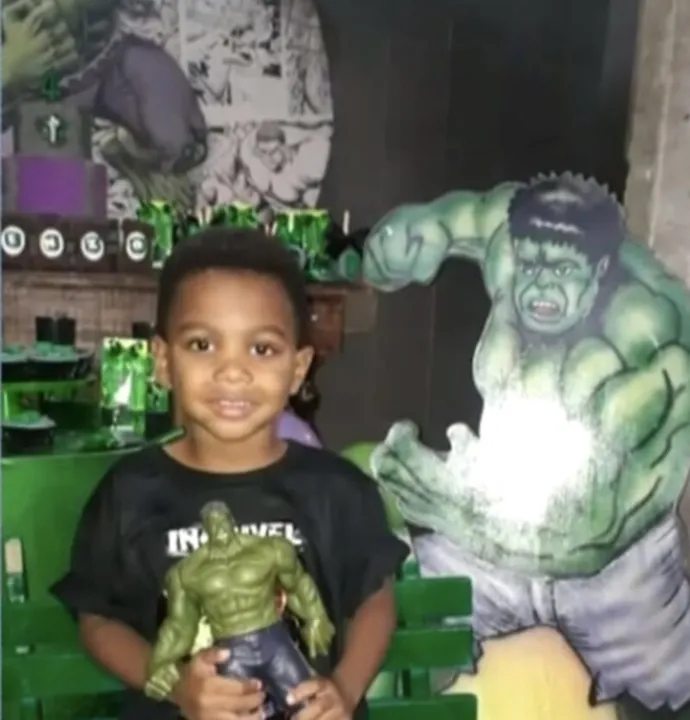 Enzo morreu com um tiro na própria testa em sua festa de 4 anos