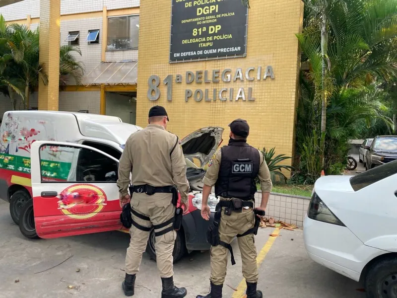 O veículo foi apreendido para perícia