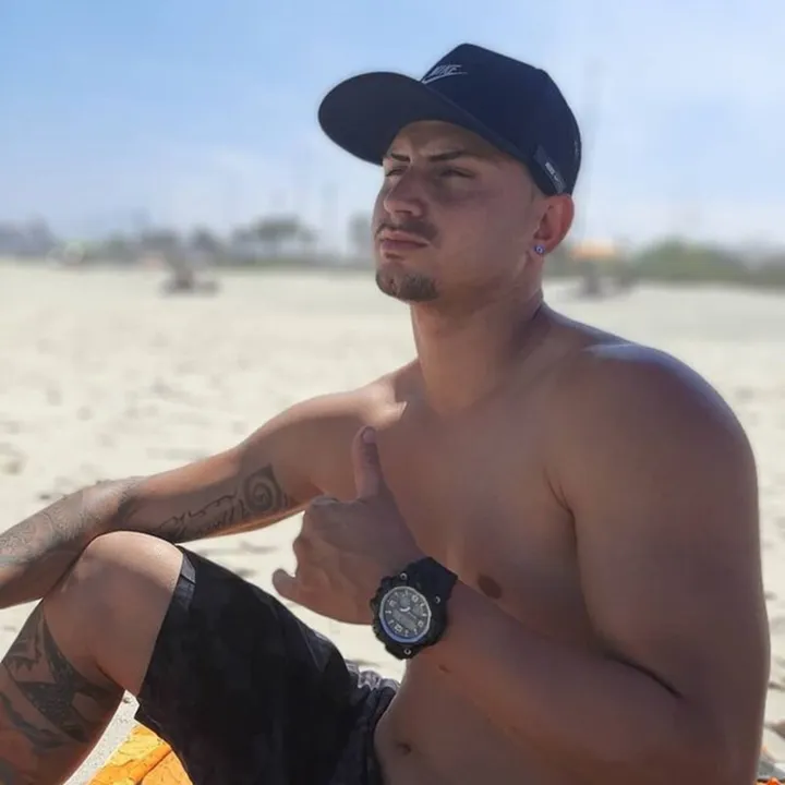 O corpo de Marcus Vinicius foi sepultado no início da tarde desta segunda-feira (29)