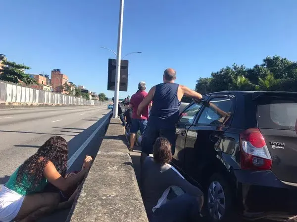 No mês, 164 pessoas foram baleadas, sendo que 81 morreram e 83 ficaram feridas