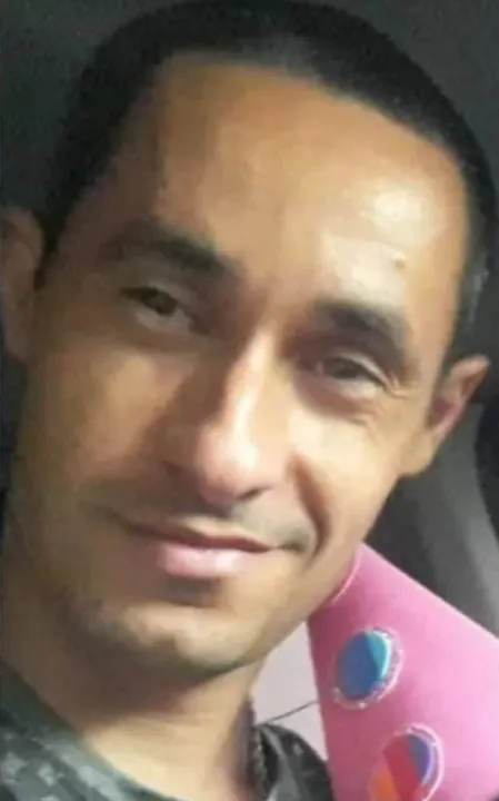 Ele deixa sua esposa e uma filha
