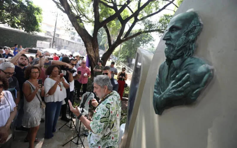 Espaço público em memória ao saudoso compositor foi inaugurado