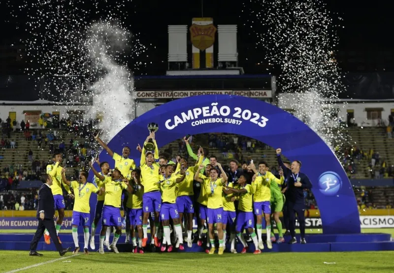 O Brasil chegou ao 13º título numa noite dramática em Quito