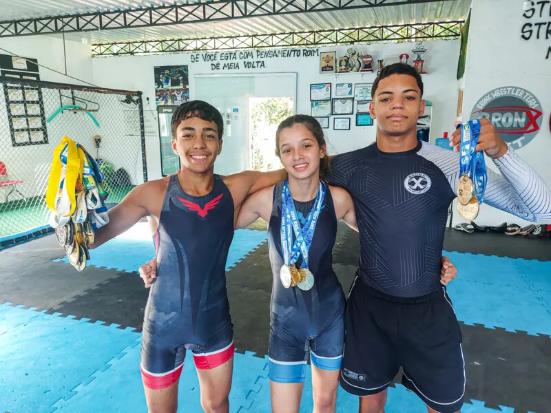 Mykael, Kathleen e Miguel vivem rotina de correria e treinos antes de embarcarem para o Nordeste no fim do mês