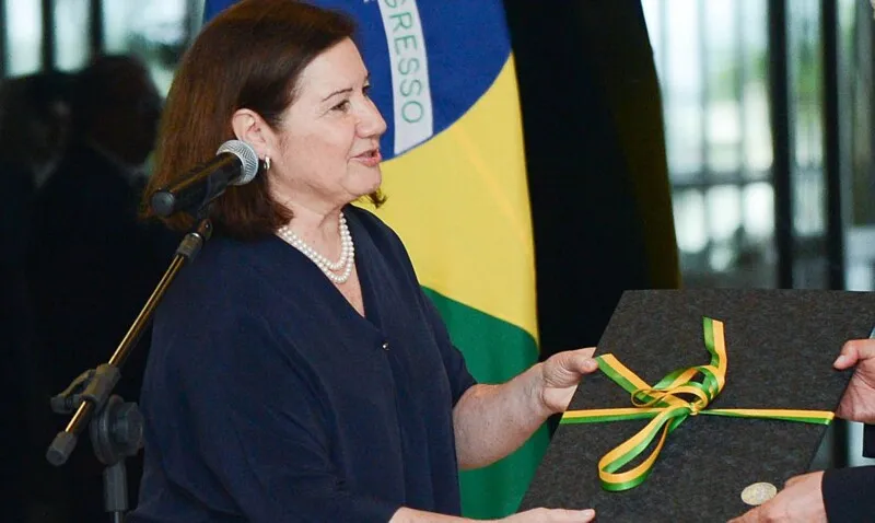 Ela será a primeira mulher a comandar a representação brasileira no país norte-americano