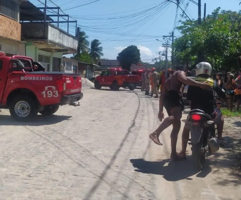As primeiras informações são de que as vítimas estavam em uma festa quando a edificação veio abaixo