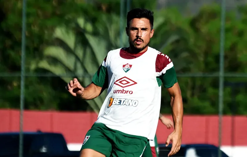 Afastado das partidas do Flu,  Bigode pediu para ser transferido, segundo clube