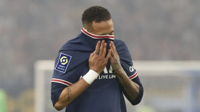 Neymar irá passar por cirurgia e com o prazo de recuperação, perderá o restante da temporada do Campeonato Francês