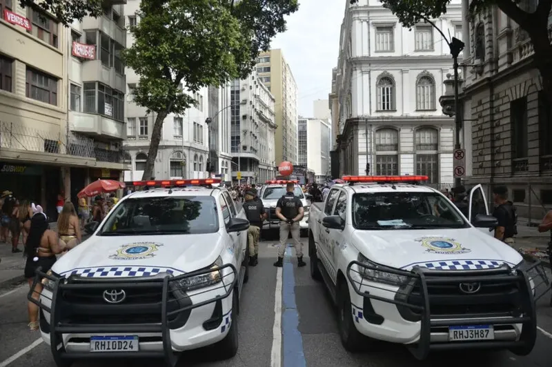 462 carros foram multados e 46 veículos rebocados