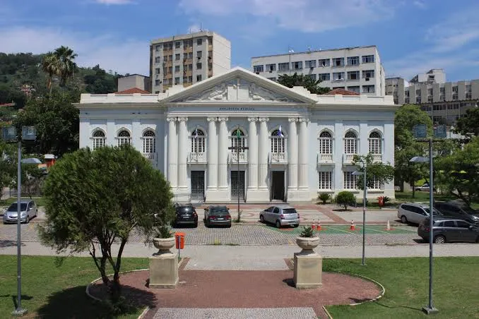 O evento tem como objetivos tornar o livro acessível a um número significativo da população