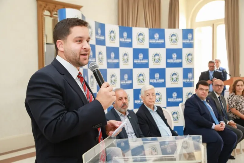 Pampolha assinou decreto