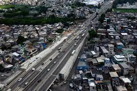Vítima deixada na Avenida Brasil foi socorrida e prestará depoimento à Polícia