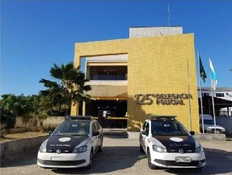 Na ocasião, a vitima foi atingida por três tiros quando bebia em um bar