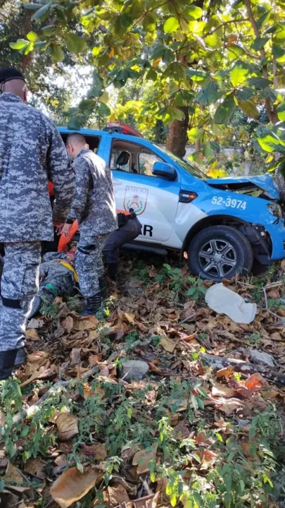 De acordo com a PM, às 17h, os policiais ainda estavam recebendo atendimento médico