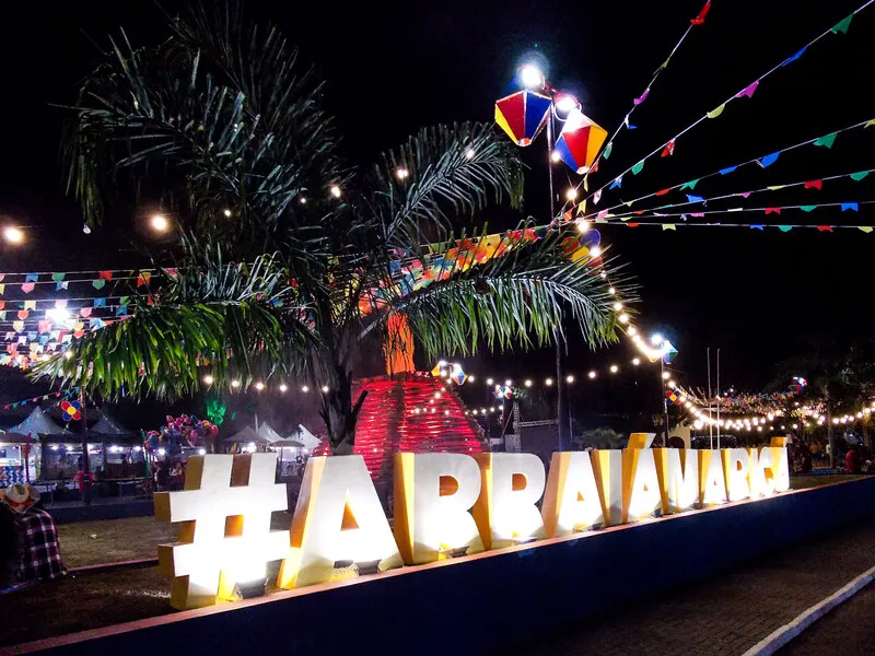 Em todas as noites, também haverá apresentação de quadrilhas profissionais e de artistas como Léo Lima