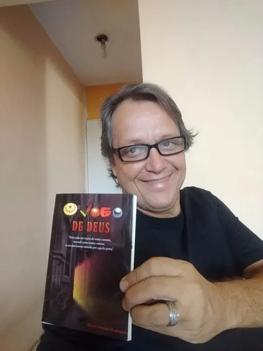 "O Jogo de Deus" é o segundo livro publicado de Marco
