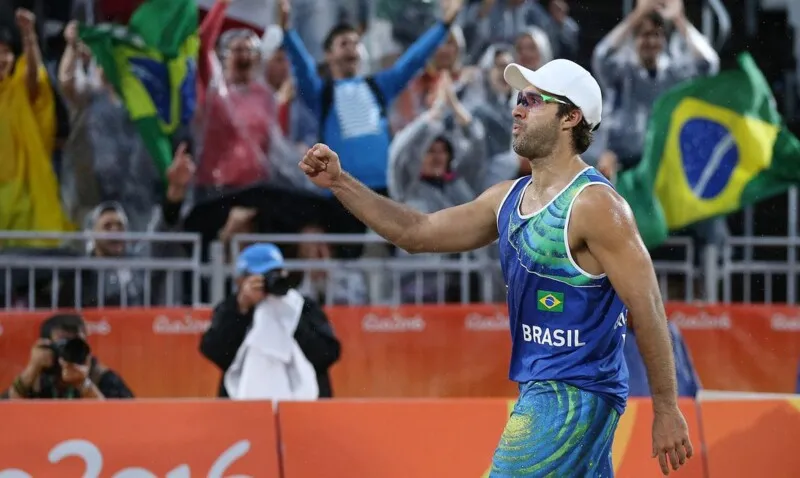 Além de atleta, Bruno é sobrinho do ex-jogador de basquete Oscar Schmidt e do apresentador Tadeu Schmidt