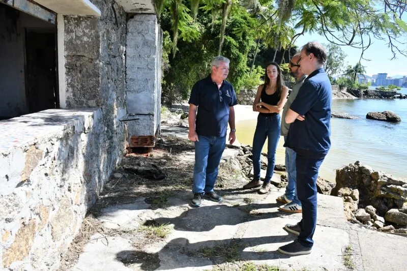 . O parque, localizado na Enseada de Jurujuba, fica às margens da Baía de Guanabara