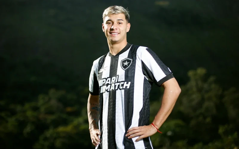 Lateral vinha sendo monitorado pelo Botafogo desde o início do ano