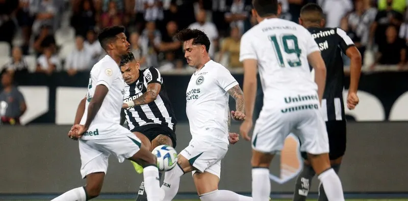 Jogo foi no Estádio Nilton Santos