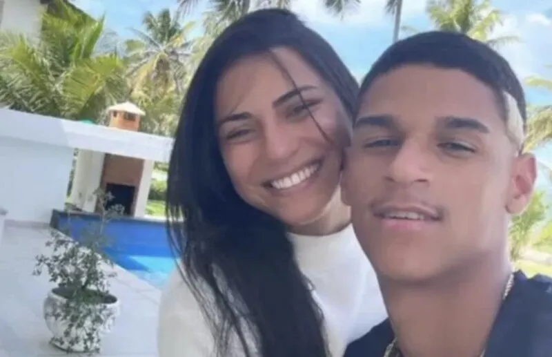 Nesta quarta (12), a bióloga se declarou para o criador de conteúdo no seu Instagram