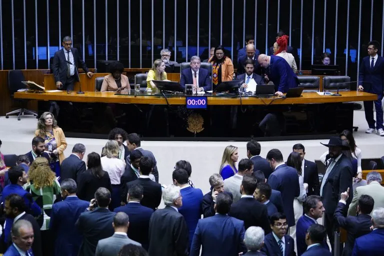 Deputados aprovaram projeto com 283 votos a favor