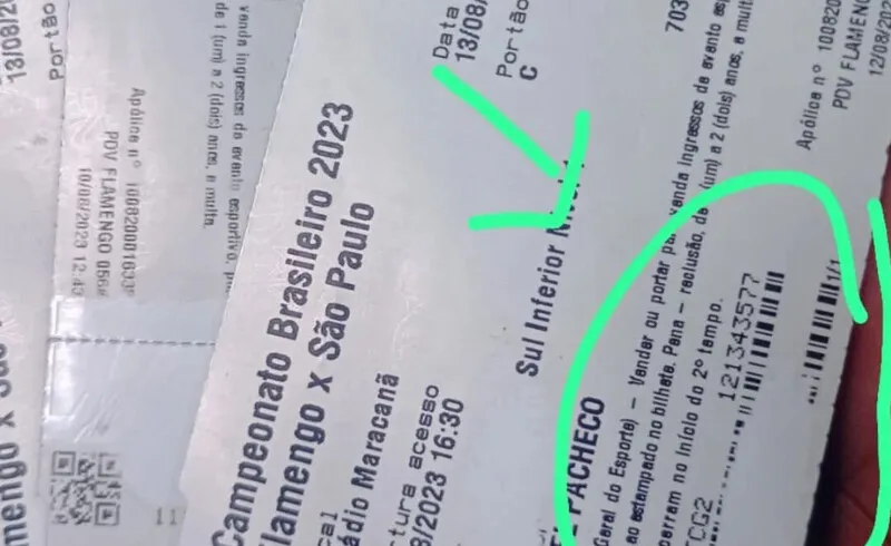 O cambista, um homem de 38 anos, foi detido e levado para 18 ª DP (Praça da Bandeira), onde a ocorrência foi registrada com base no Estatuto do Torcedor (Lei 10.671 de 2003)