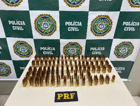 As munições de arma de fogo foram encontradas dentro de um pneu estepe