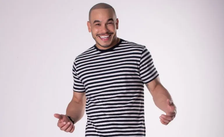 O  cantor Chininha promete cantar sucessos da época em que fazia parte do grupo Nosso Sentimento, além de canções que marcam a sua carreira solo