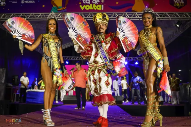 Jurados escolheram o Rei Momo, Rainha e Princesa avaliando o samba no pé, simpatia, carisma, comunicação com o público e o voto popular