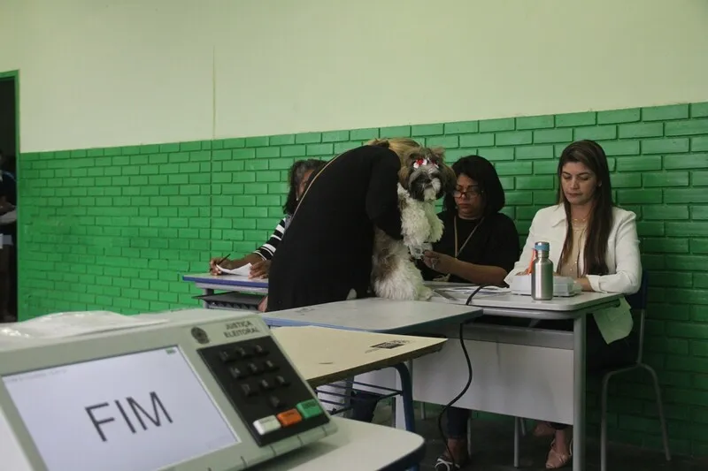 A votação registrou 28.056 votos, sendo 46 votos brancos e 172 votos nulos.