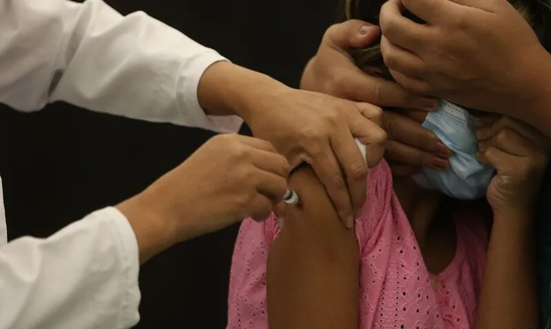 Anvisa aprovou o registro da vacina bivalente contra Covid-19, da Pfizer, para crianças a partir de 5 anos