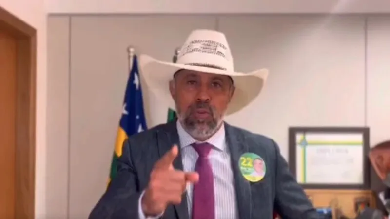 Parlamentar se manifestou depois que PF disse que iria enviar pedido de prisão
