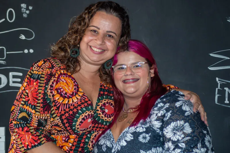 Diretora Vanessa Mesquita e Anna Carolina Mendes