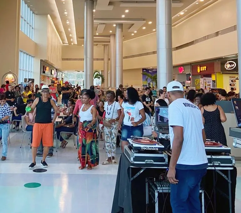 O evento é inspirado nas noites da Zona Norte carioca, da década de 80, um pedacinho da tradicional festa do Viaduto de Madureira